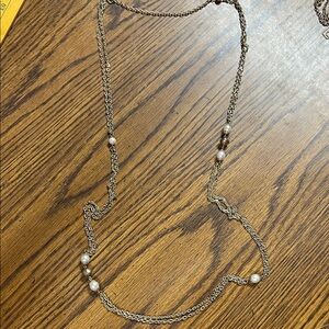 Elegant Gold and Pearl Necklace